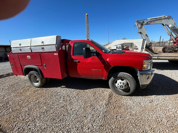 #1258-•-2011-chevrolet-3500hd-(peralta,-nm)-image-3