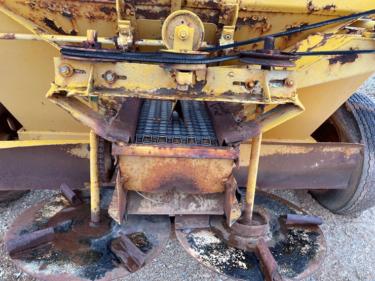 #1663-•-dry-fertilizer-cart-image-3