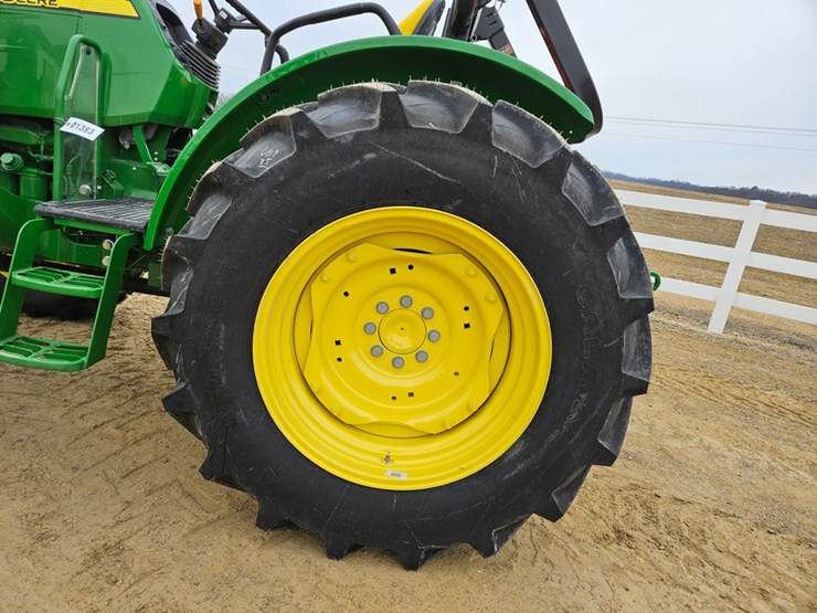 2025-john-deere-5067e-image-50