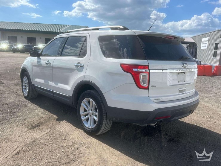 2012-ford-explorer-image-3