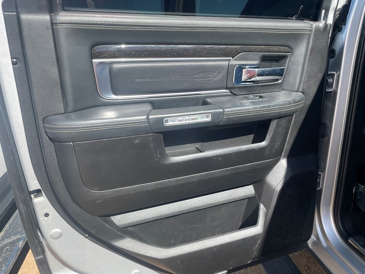 2018-dodge-2500-image-46