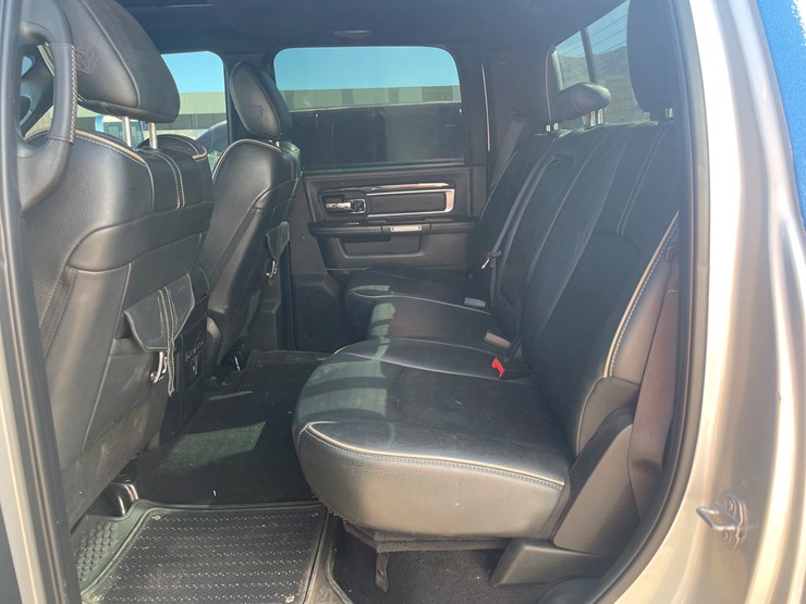 2018-dodge-2500-image-47