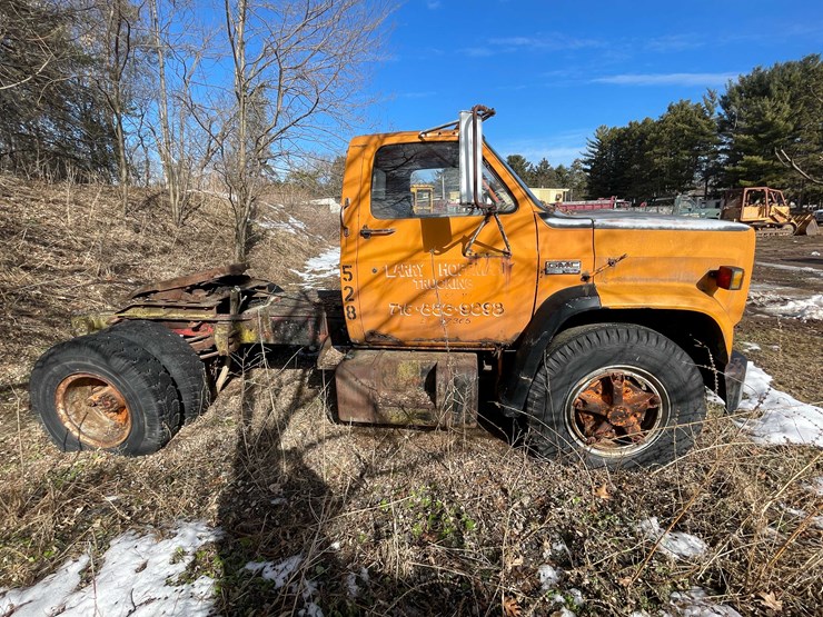 #13018-•-1974-gmc-6500-tractor-(has-wi-title)-image-4