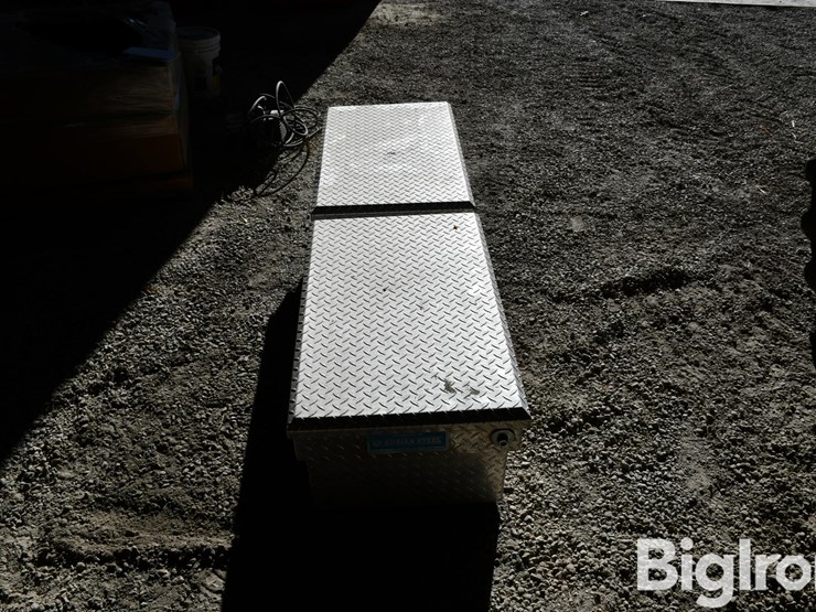 adrian-steel-truck-bed-toolbox-image-4