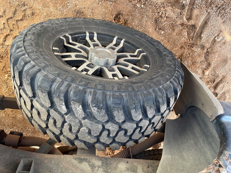 2004-dodge-1500-image-16