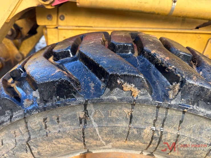 2000-deere-310se-image-9