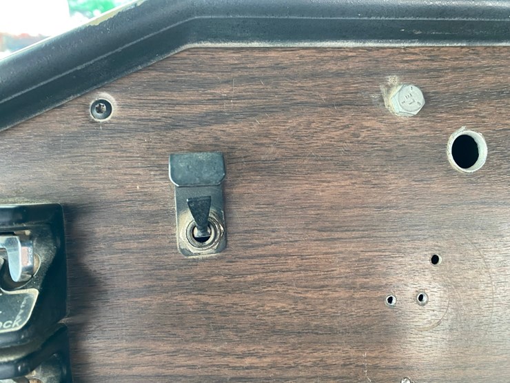 1994-freightliner-day-cab-semi-image-50