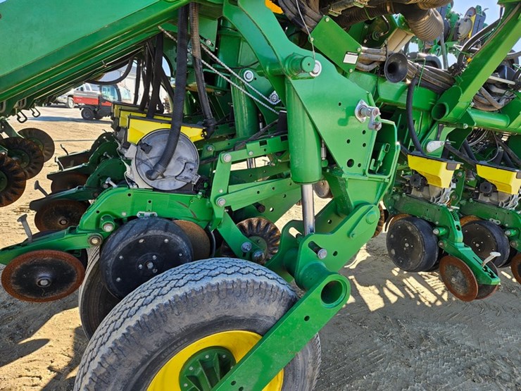 2017-john-deere-1795-image-42