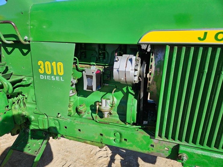 john-deere-3010-image-13