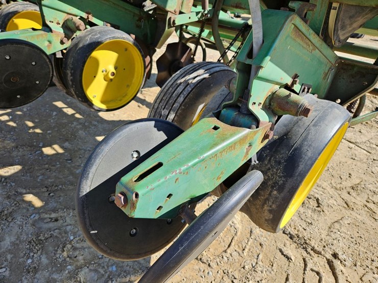 john-deere-7000-image-14