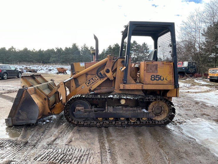 #13009-•-case-8500-crawler-loader-image-8