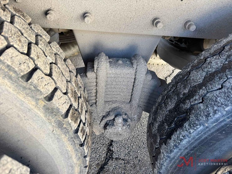 2005-mack-granite-cv713-image-13