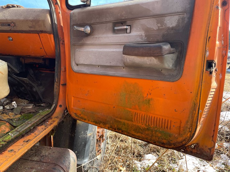 #13018-•-1974-gmc-6500-tractor-(has-wi-title)-image-61