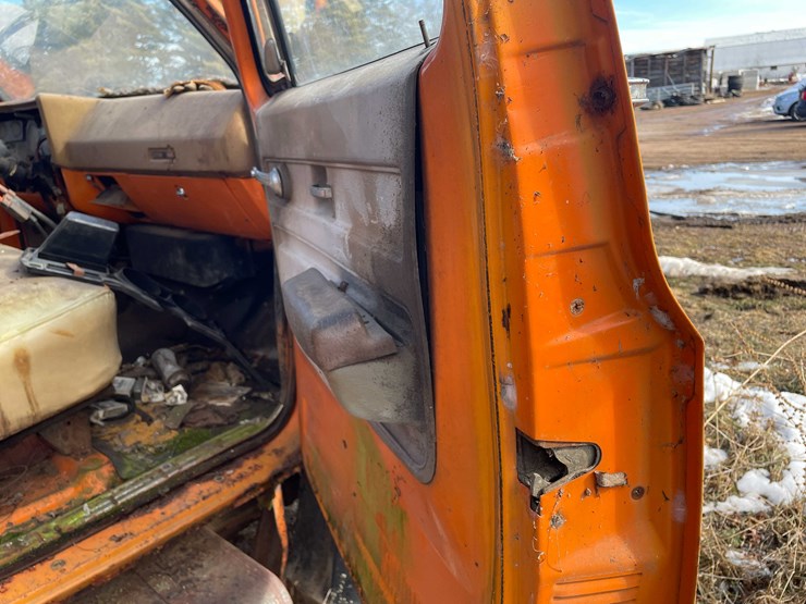 #13018-•-1974-gmc-6500-tractor-(has-wi-title)-image-71