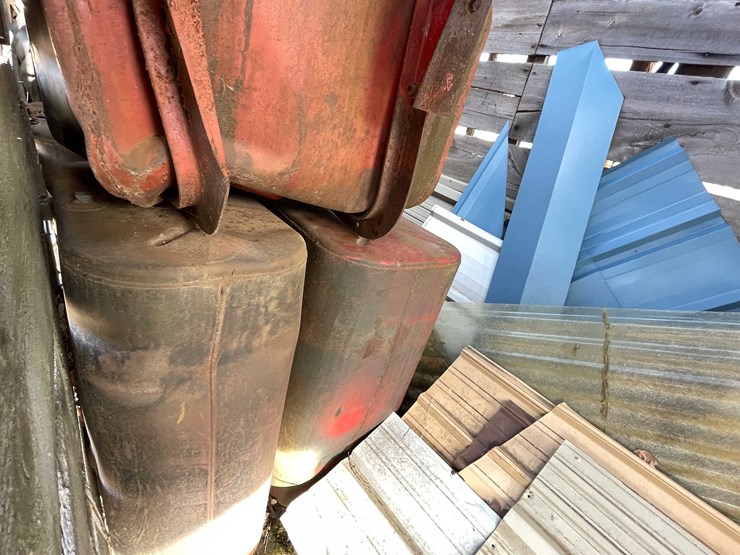 #13051-•-(9)-fuel-tanks-image-5