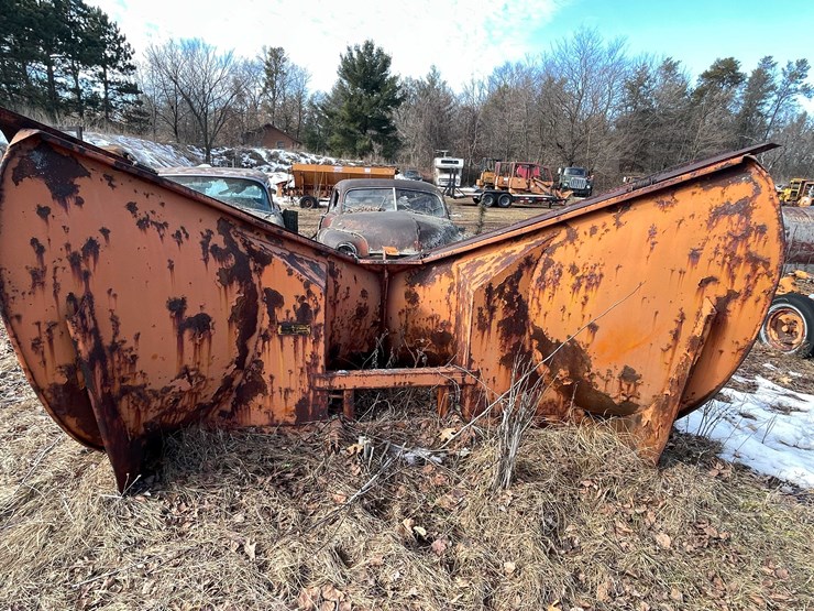 #13028-•-plow-attachment-image-4