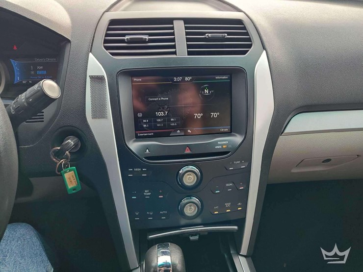 2012-ford-explorer-image-26