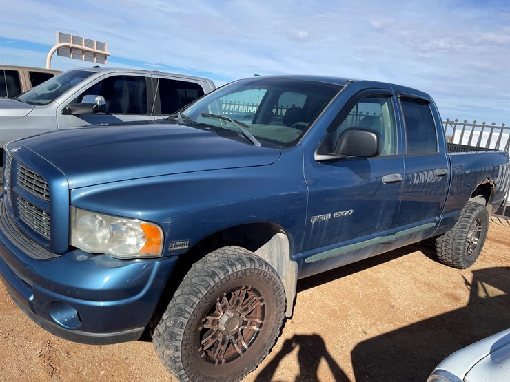 2004-dodge-1500-image-1