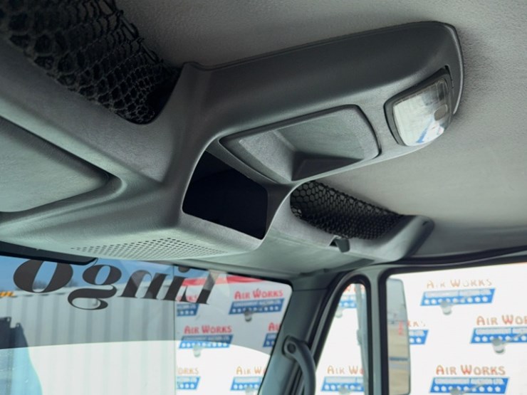 2007-international-7400-image-13