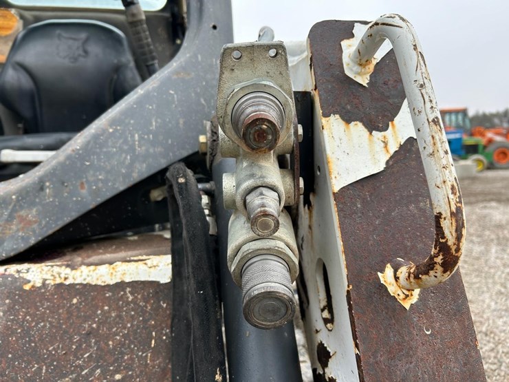 2017-bobcat-t450-image-12