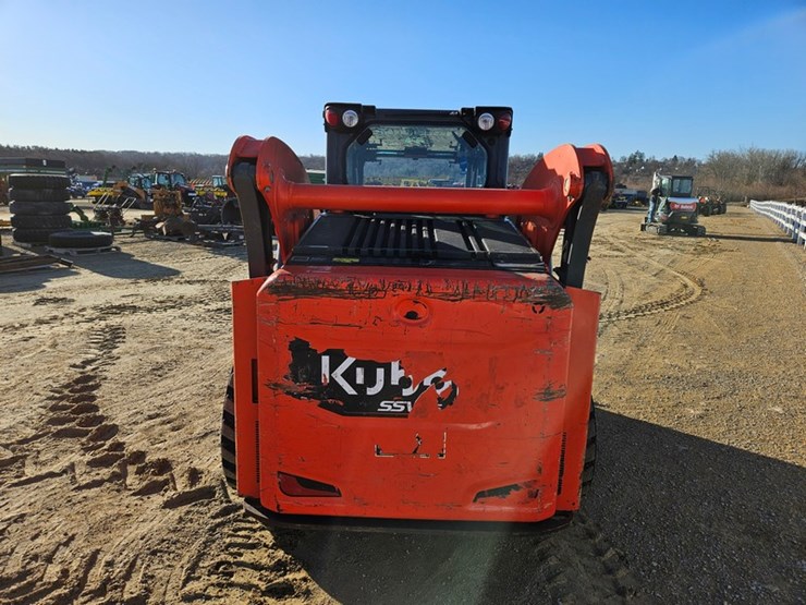 2022-kubota-ssv75-image-4