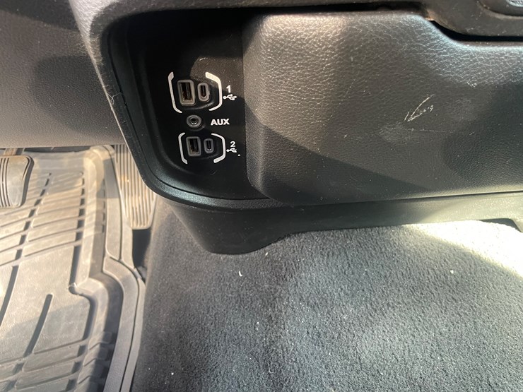 2021-dodge-2500-image-39