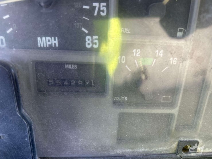 1993-international-4700-crew-cab-landscape-dump-truck-image-6