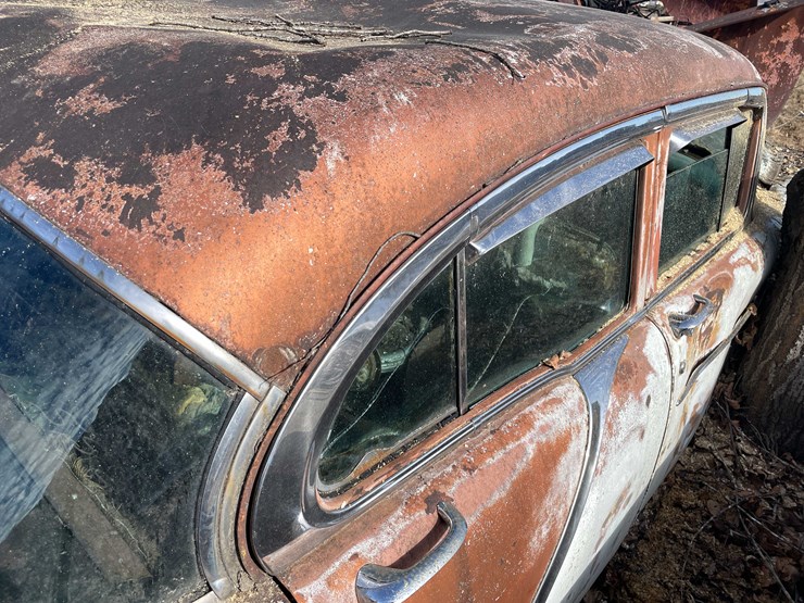 #13026-•-(1)-vintage-truck-and-(2)-vintage-cars-(no-title)-image-89