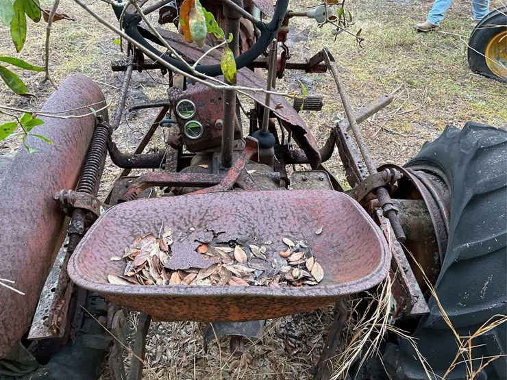 b.f.-avery-parts-tractor-image-12