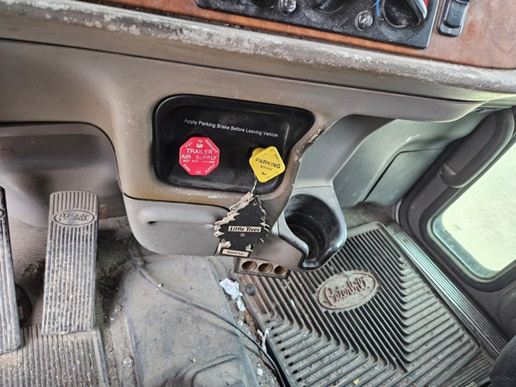 2006-peterbilt-379-image-59