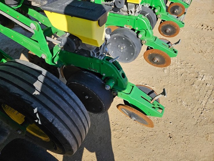 2017-john-deere-1795-image-71