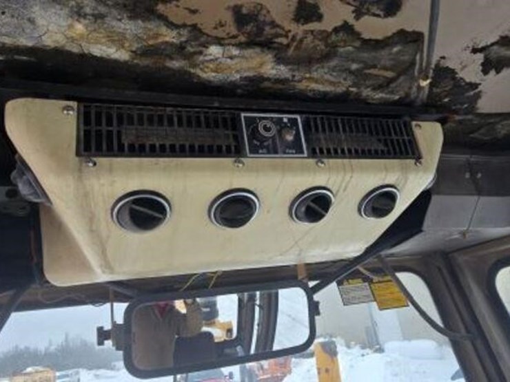 1986-champion-740-image-27