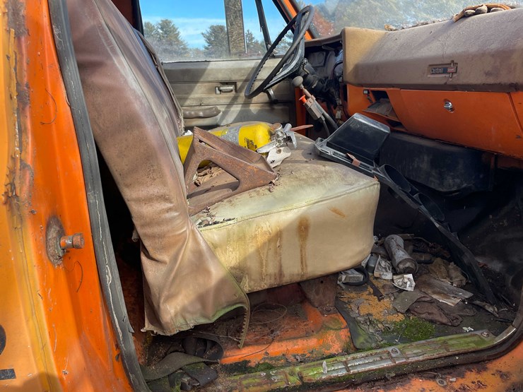 #13018-•-1974-gmc-6500-tractor-(has-wi-title)-image-80