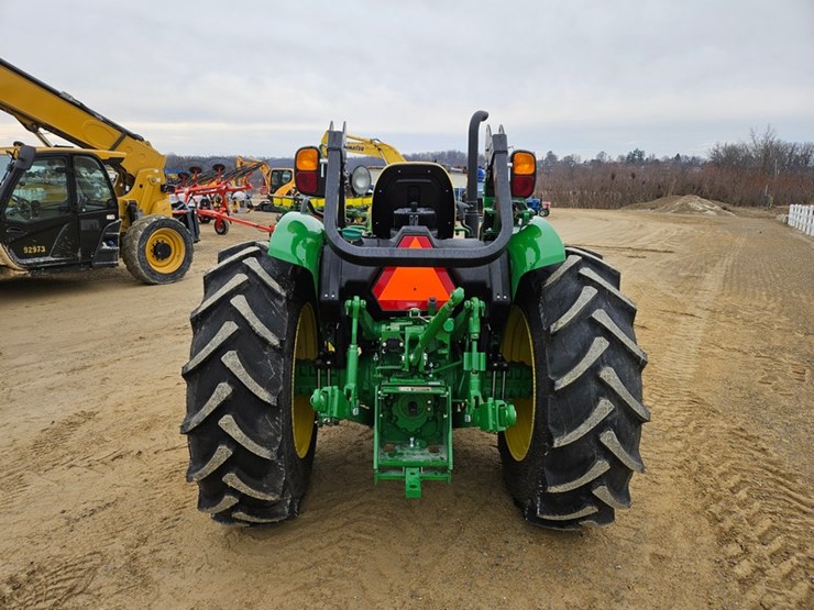 2025-john-deere-5067e-image-4