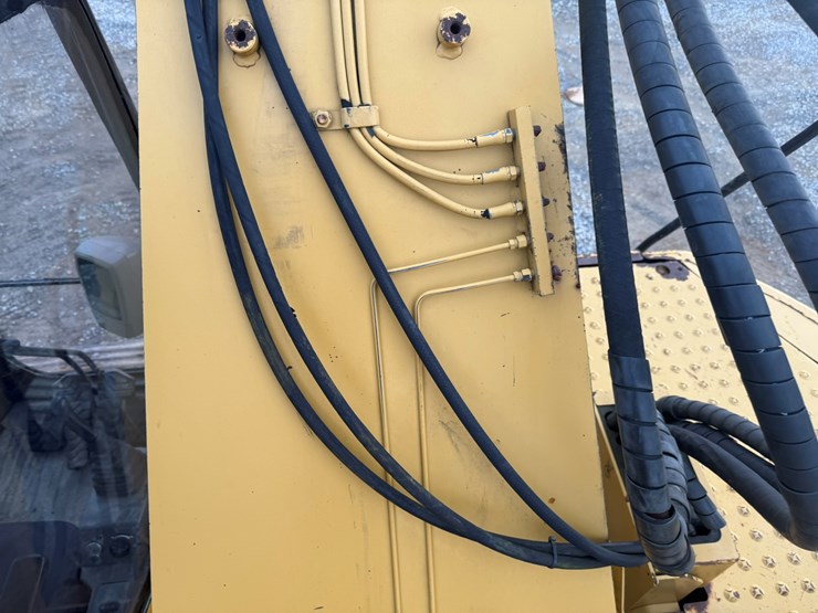 2004-caterpillar-321c-image-28