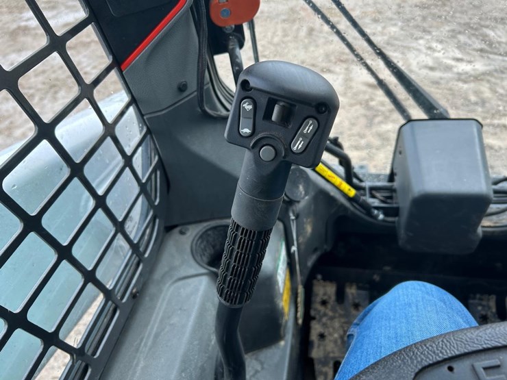 2022-bobcat-t66-image-26