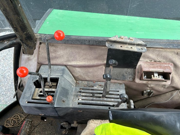 john-deere-2950-image-21