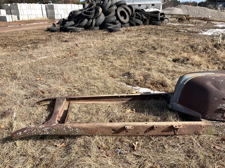 #13042-•-vintage-ford-hood-image-6