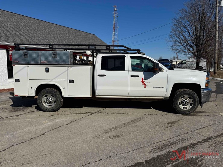 2017-chevrolet-2500-image-2