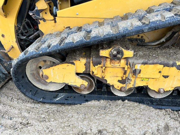 2020-caterpillar-259d3-image-18