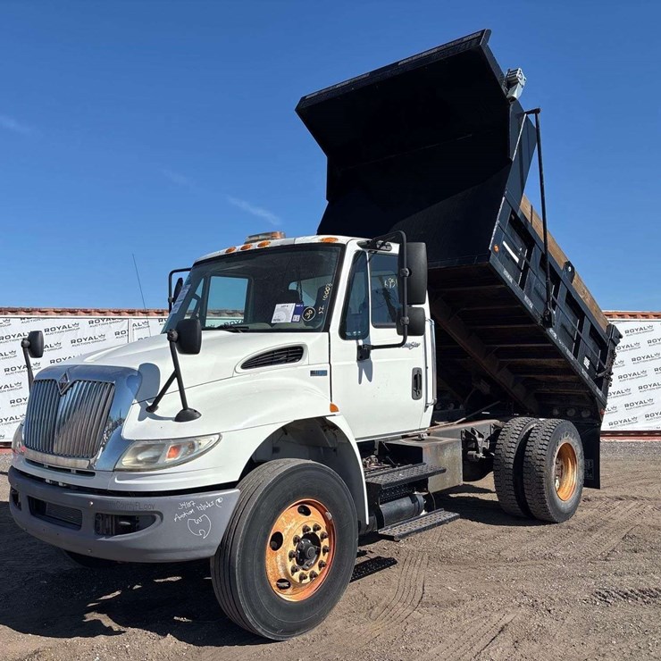 2014 INTERNATIONAL DURASTAR 4300