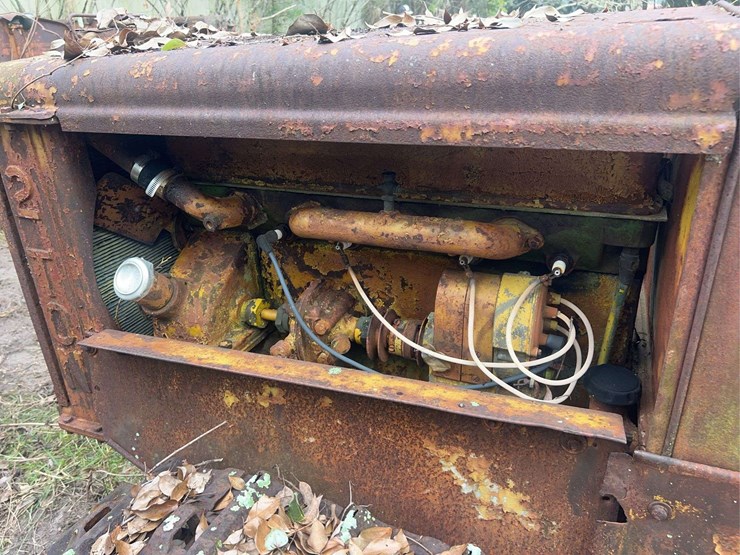 caterpillar-2-ton-crawler-image-37