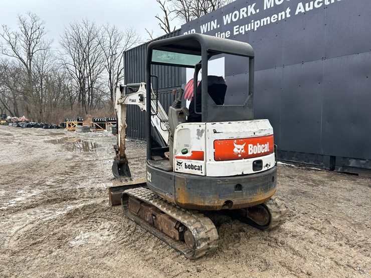 bobcat-e32-image-2