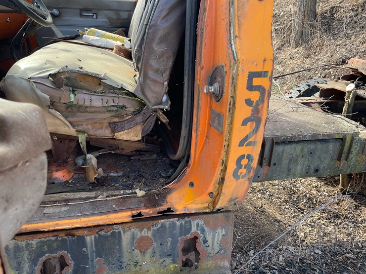 #13018-•-1974-gmc-6500-tractor-(has-wi-title)-image-49