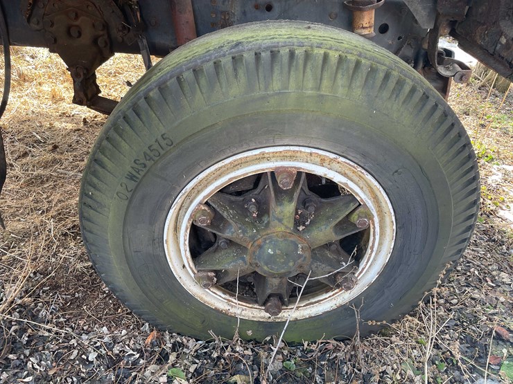 1986-ford-8000-image-11