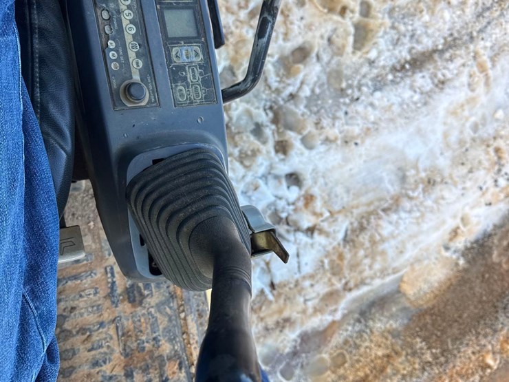 komatsu-pc200-lc-7l-image-25