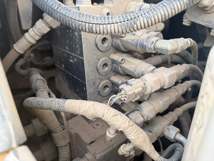 2017-komatsu-pc88mr-10-image-47