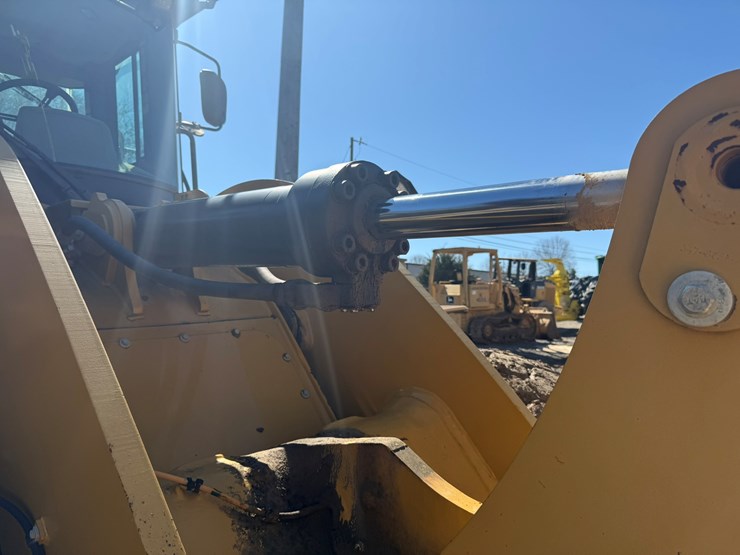 2012-caterpillar-950k-image-27