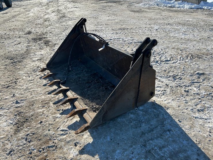 72”-4-in-1-skid-steer-bucket-image-2