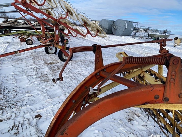 new-holland-260-image-7